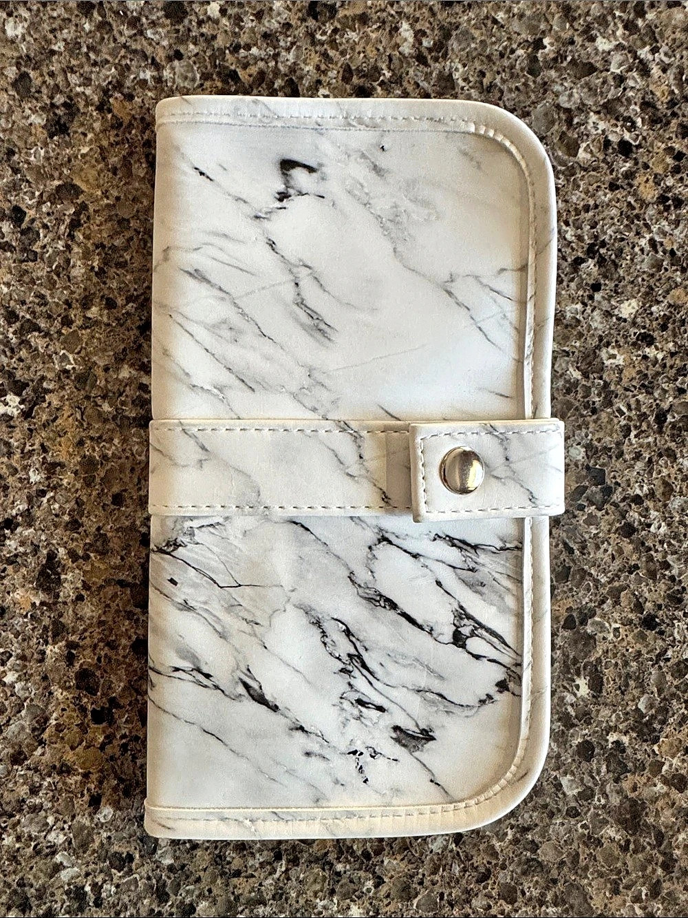 Marbled Cosmetic Brushes Case in White & Black
